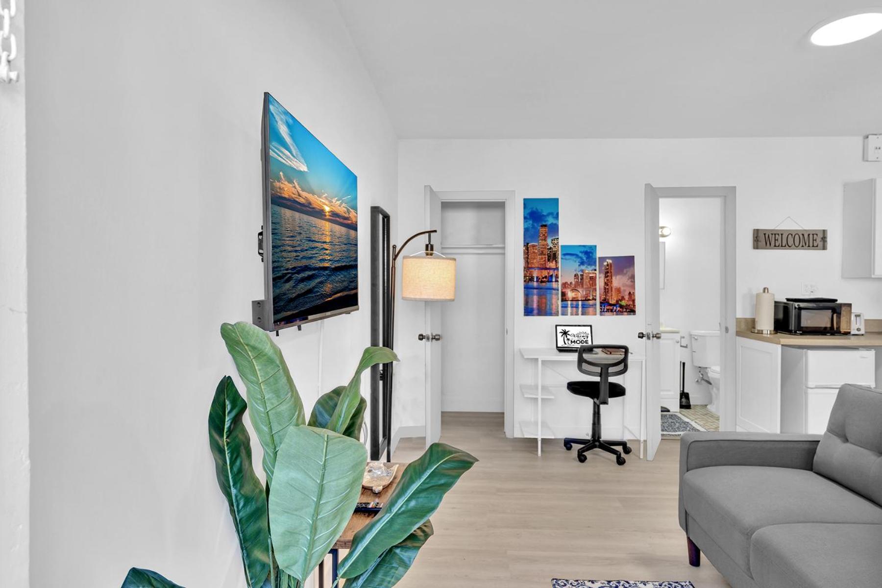 Young Circle & Hollywood Blvd Posh Studio Suite Экстерьер фото