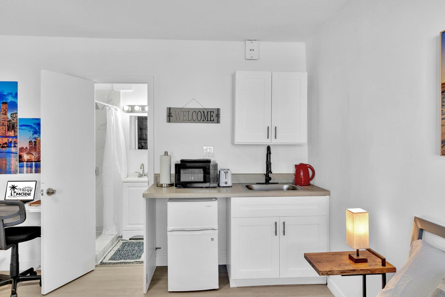 Young Circle & Hollywood Blvd Posh Studio Suite Экстерьер фото